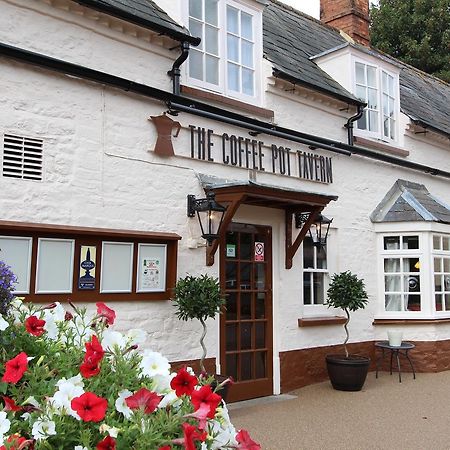 Potterspury The Coffee Pot Tavern Bed & Breakfast エクステリア 写真